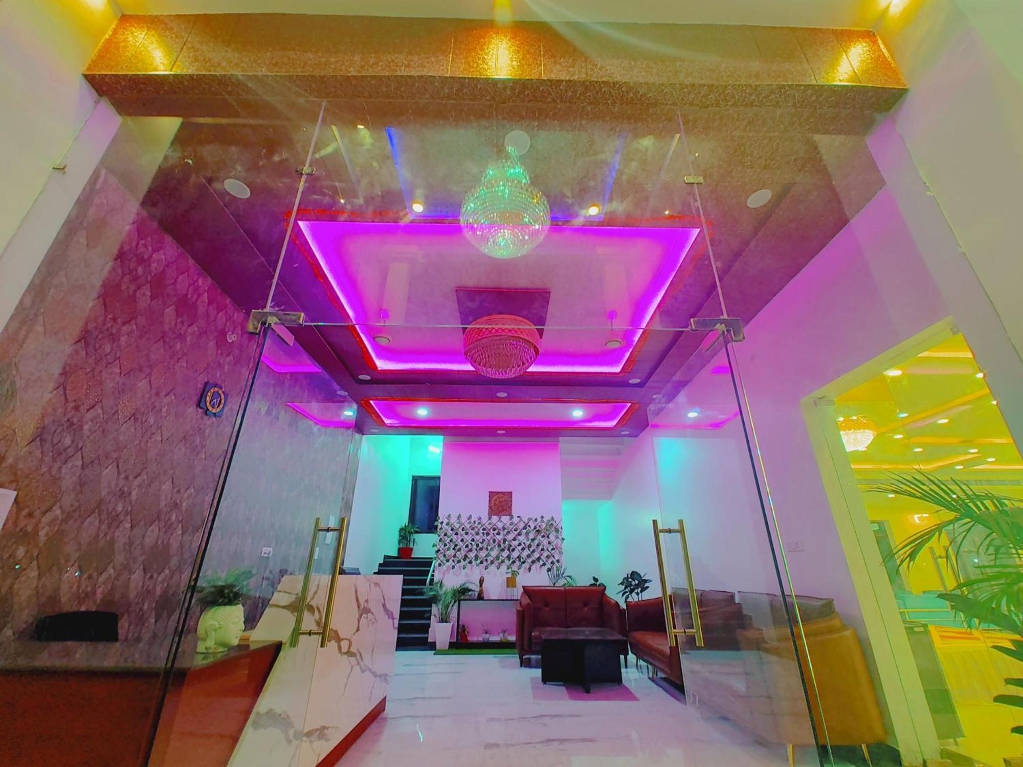 Awadh Samrat Resort Ayodhya Exterior foto